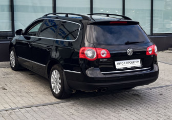 Подержанный автомобиль Volkswagen Passat Wagon 2008 года (3 фото)