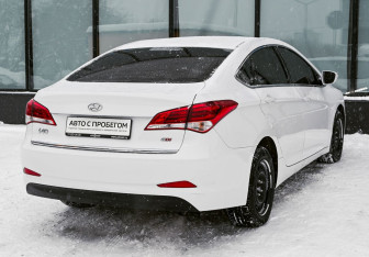Подержанный автомобиль Hyundai i40 Sedan 2015 года (5 фото)