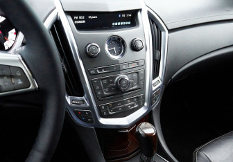 Подержанный автомобиль Cadillac SRX 2012 года (10 фото)