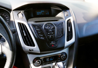Подержанный автомобиль Ford Focus Hatchback 2013 года (10 фото)
