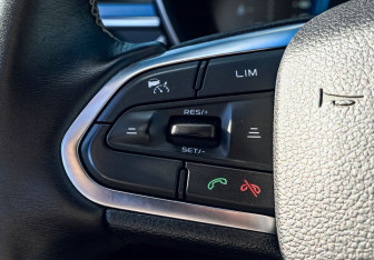 Подержанный автомобиль Geely Atlas Pro 2023 года (14 фото)