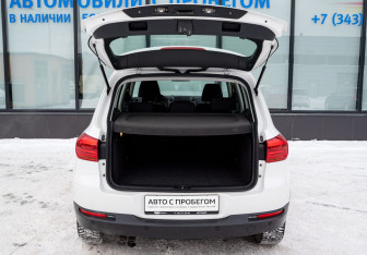 Подержанный автомобиль Volkswagen Tiguan 2011 года (20 фото)