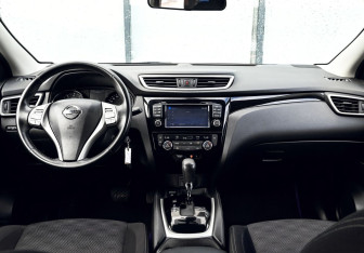 Подержанный автомобиль Nissan Qashqai 2017 года (18 фото)