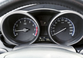 Подержанный автомобиль Mazda 3 Sedan 2011 года (17 фото)