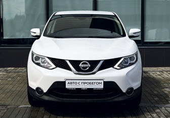 Подержанный автомобиль Nissan Qashqai 2017 года (8 фото)