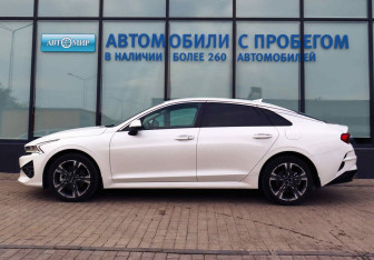 Подержанный автомобиль Kia K5 2021 года (2 фото)