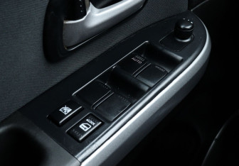 Подержанный автомобиль Suzuki Grand Vitara 2014 года (11 фото)