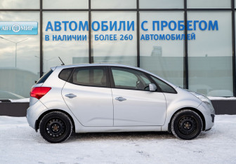 Подержанный автомобиль Kia Venga 2014 года (7 фото)