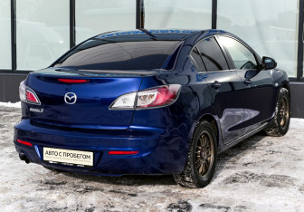 Подержанный автомобиль Mazda 3 Sedan 2011 года (5 фото)
