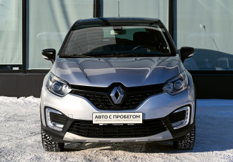 Подержанный автомобиль Renault Kaptur 2019 года (8 фото)