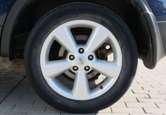Подержанный автомобиль Nissan Qashqai 2008 года (20 фото)