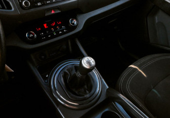 Подержанный автомобиль Kia Sportage 2012 года (9 фото)