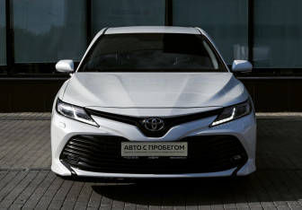 Подержанный автомобиль Toyota Camry Sedan 2018 года (8 фото)