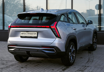 Подержанный автомобиль Geely Atlas 2024 года (5 фото)