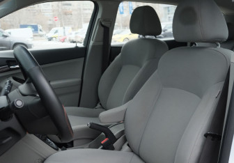 Подержанный автомобиль Chevrolet Orlando 2012 года (15 фото)