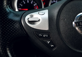 Подержанный автомобиль Nissan Juke 2011 года (13 фото)