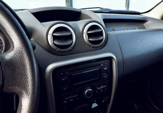 Подержанный автомобиль Renault Duster 2014 года (11 фото)