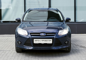 Подержанный автомобиль Ford Focus Sedan 2012 года (8 фото)