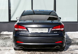 Подержанный автомобиль Hyundai i40 Sedan 2013 года (4 фото)