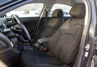 Подержанный автомобиль Citroen C5 Sedan 2009 года (17 фото)