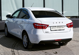 Подержанный автомобиль LADA (ВАЗ) Vesta Sedan 2019 года (3 фото)