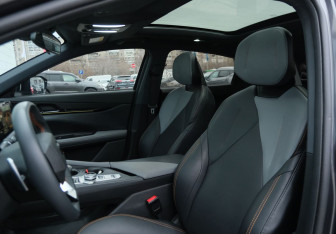 Подержанный автомобиль Changan UNI-V 2023 года (17 фото)