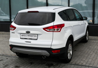 Подержанный автомобиль Ford Kuga 2014 года (5 фото)