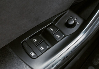 Подержанный автомобиль Audi Q3 2012 года (12 фото)