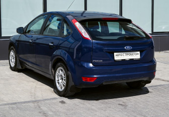 Подержанный автомобиль Ford Focus Hatchback 2010 года (5 фото)