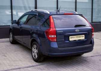Подержанный автомобиль Kia Ceed Wagon 2011 года (3 фото)