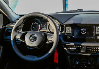 Подержанный автомобиль Skoda Rapid Liftback 2020 года (11 фото)