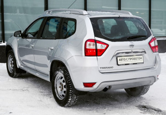 Подержанный автомобиль Nissan Terrano 2017 года (3 фото)