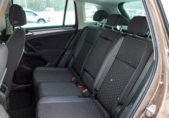 Подержанный автомобиль Volkswagen Tiguan 2018 года (19 фото)