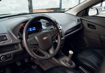 Подержанный автомобиль Chevrolet Cobalt Sedan 2013 года (13 фото)