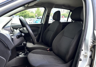 Подержанный автомобиль Renault Logan Sedan 2019 года (14 фото)