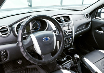 Подержанный автомобиль Datsun on-DO 2014 года (13 фото)