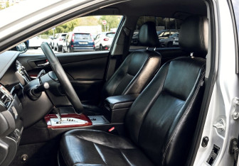 Подержанный автомобиль Toyota Camry Sedan 2013 года (16 фото)