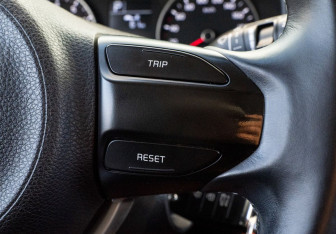 Подержанный автомобиль Kia Rio Hatchback 2018 года (14 фото)