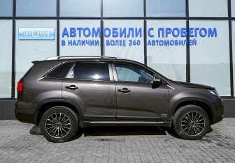 Подержанный автомобиль Kia Sorento 2013 года (6 фото)