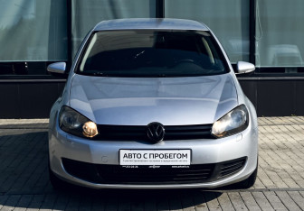 Подержанный автомобиль Volkswagen Golf Hatchback 2010 года (8 фото)