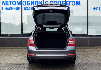 Подержанный автомобиль Skoda Octavia Liftback 2014 года (19 фото)
