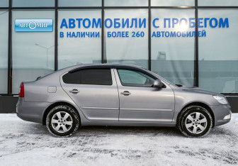 Подержанный автомобиль Skoda Octavia Liftback 2009 года (6 фото)