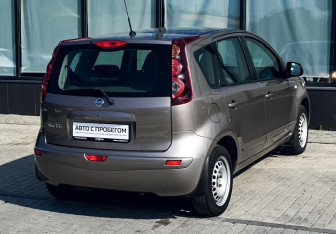 Подержанный автомобиль Nissan Note 2012 года (5 фото)