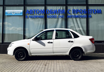Подержанный автомобиль LADA (ВАЗ) Granta Sedan 2012 года (2 фото)