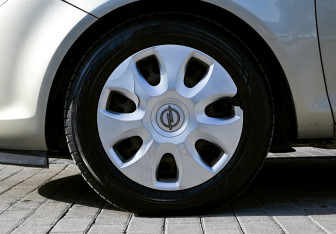 Подержанный автомобиль Opel Corsa 2008 года (21 фото)