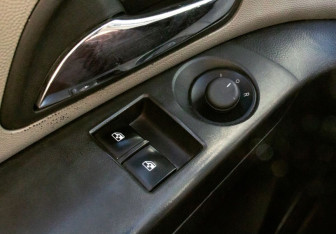 Подержанный автомобиль Chevrolet Cruze Hatchback 2012 года (12 фото)