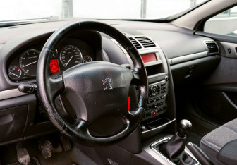 Подержанный автомобиль Peugeot 407 Sedan 2006 года (13 фото)