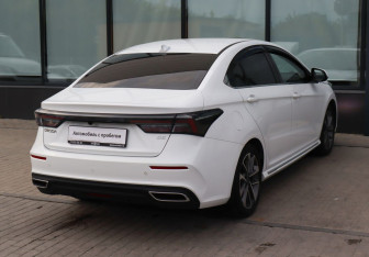 Подержанный автомобиль Omoda S5 2023 года (5 фото)