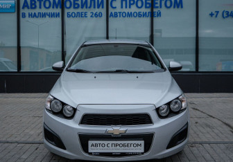 Подержанный автомобиль Chevrolet Aveo Sedan 2013 года (8 фото)