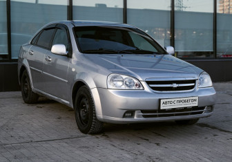 Подержанный автомобиль Chevrolet Lacetti Sedan 2010 года (7 фото)